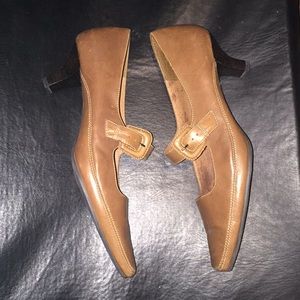 2in Brown Leather Pumps